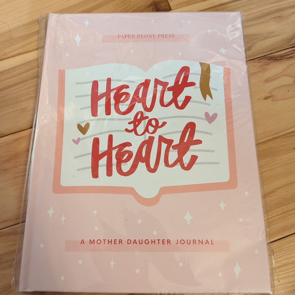 ❤️Sealed In Packaging❤️ Pink Heart to Heart Journal